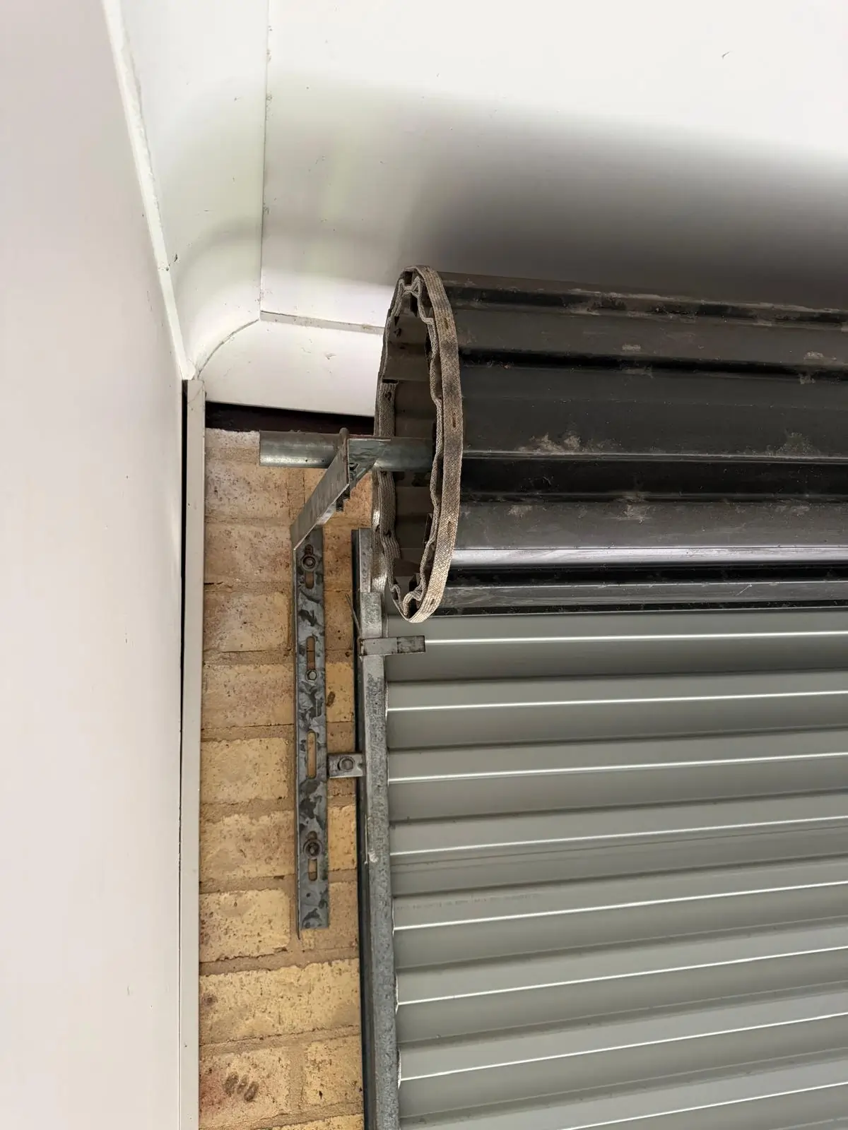 Roller Door Repairs North Narrabeen